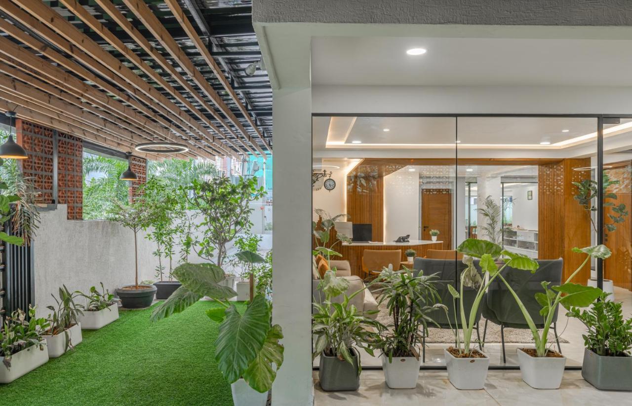 Hotel Akoya - Hitech